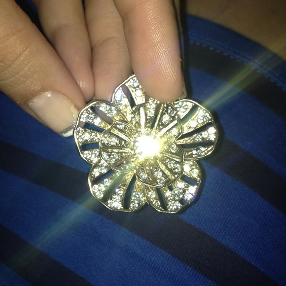 Beautiful ring - Picture 4 of 4