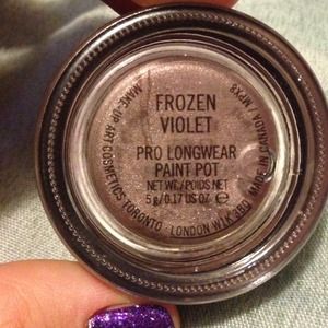 Mac Pro long wear paint pot