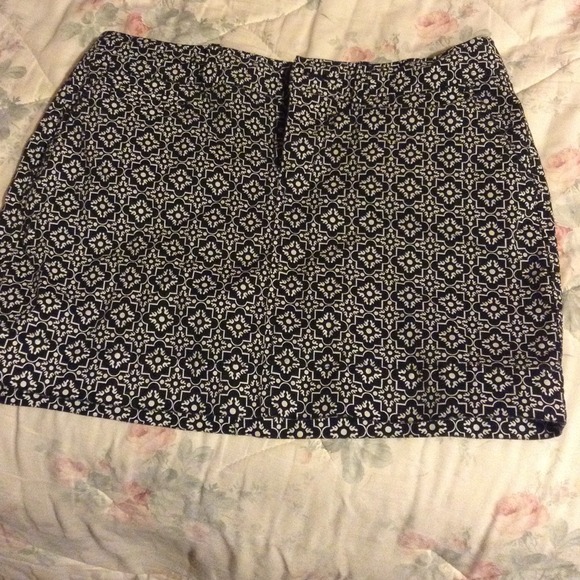 Sale🎉Beautiful print skirt - Picture 1 of 1