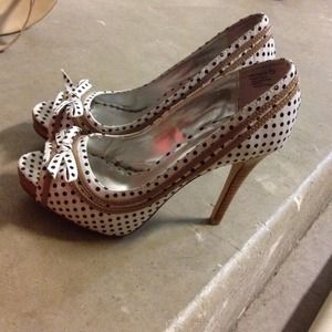 Heels! Heels! Heels!