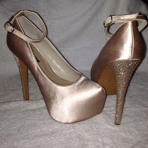 Champagne sparkle shoes.