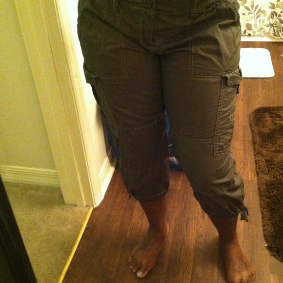 Old Navy Pants Olive Green Cargo Capris Poshmark
