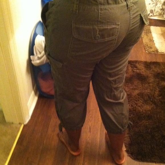 Old Navy Pants Olive Green Cargo Capris Poshmark
