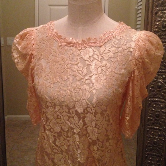 Vintage Lace Top - Picture 2 of 4
