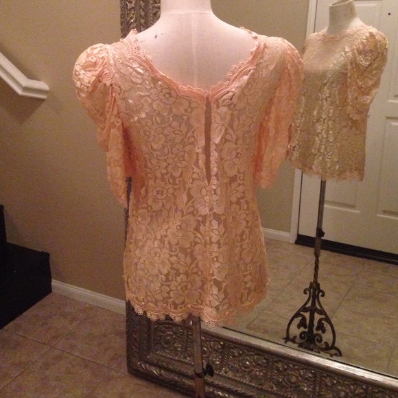 Vintage Lace Top - Picture 3 of 4
