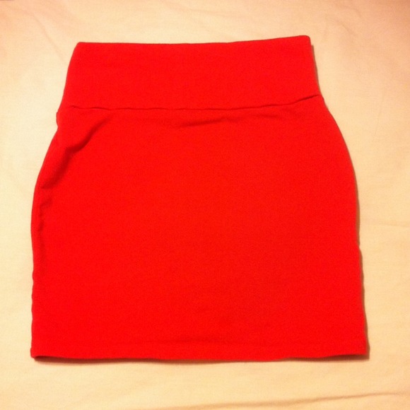 Orange skirt💛
