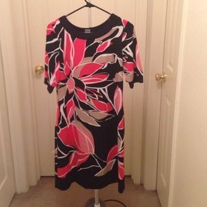 Cute casual dress in great condition
