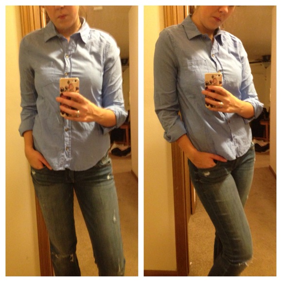 ⚡️FLASH SALE⚡️Light Blue Button Up - Picture 2 of 2