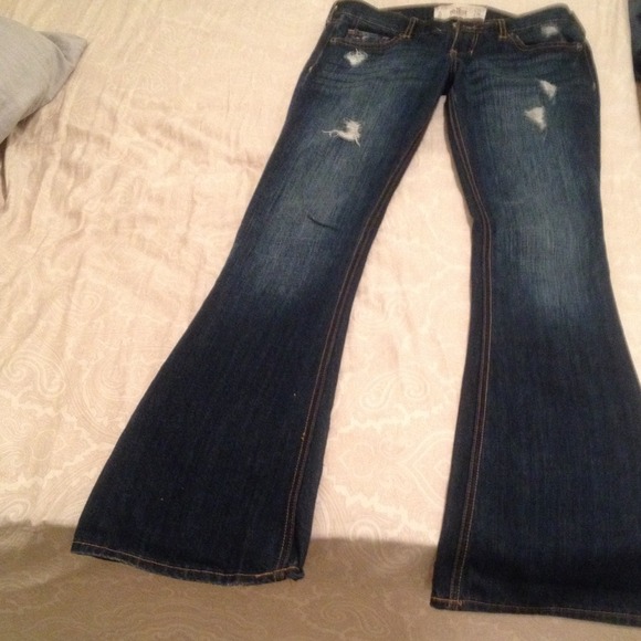 Boot leg hollister jeans