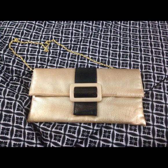 SoLD!!!!🎉🎉🎉NWOT Gold Jessica McClintock Clutch - Picture 2 of 4