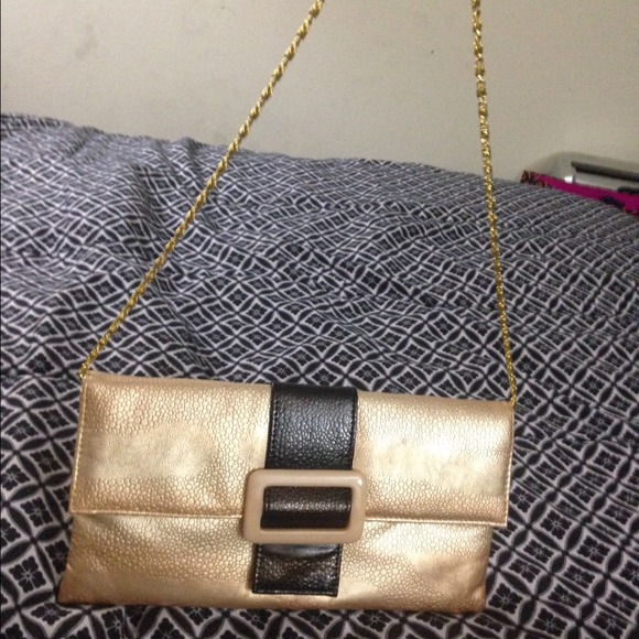SoLD!!!!🎉🎉🎉NWOT Gold Jessica McClintock Clutch - Picture 4 of 4