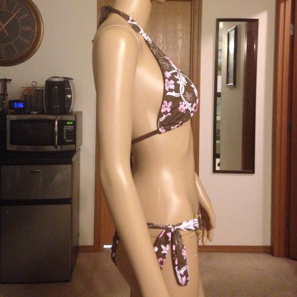 Cute Floral Design Swimsuit - Picture 3 of 3