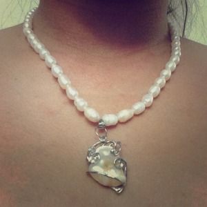 💐REDUCED💐Handmade real cultured pearl necklace