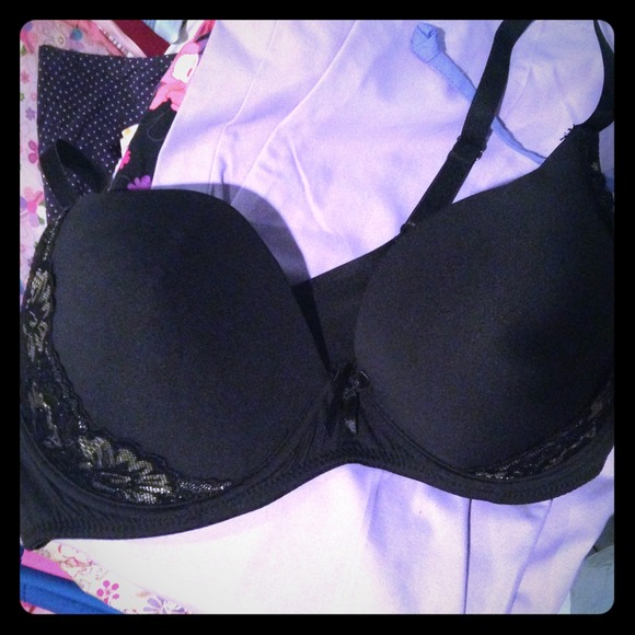 NWT Black w/ Lace Trim Underwire Bra. Size- 38DD