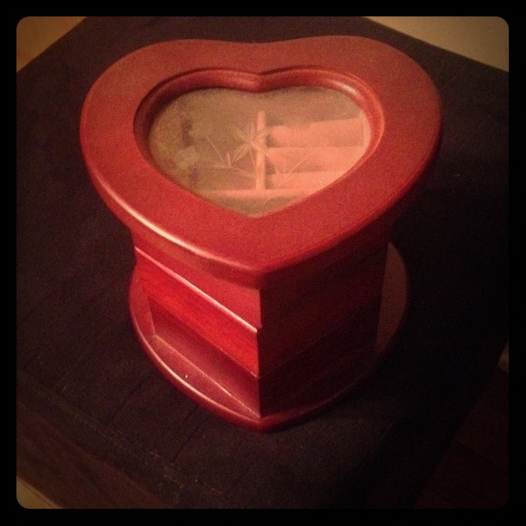 Jewelry box