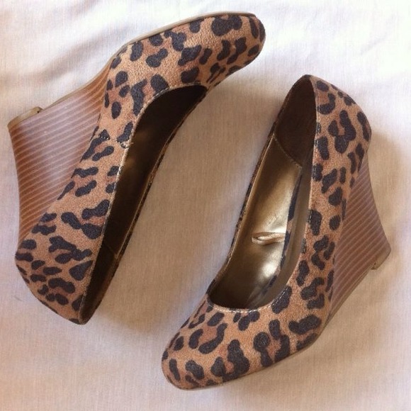 Leopard wedges