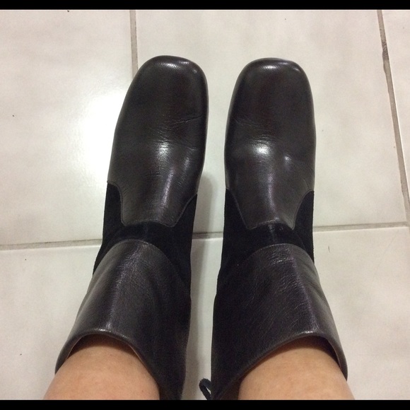 Boots - Picture 3 of 4