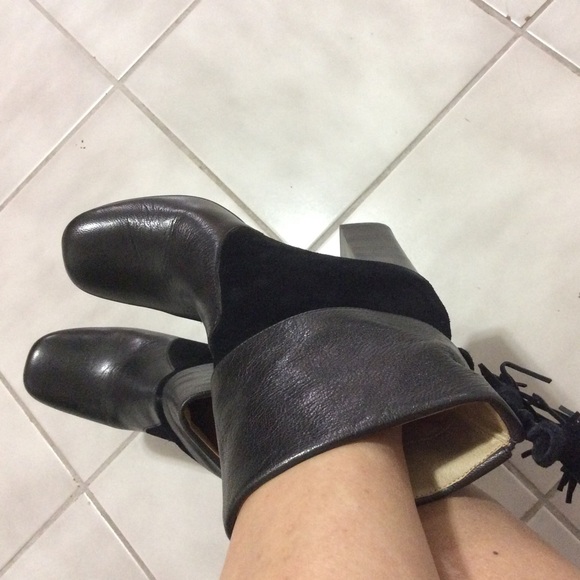 Boots - Picture 4 of 4