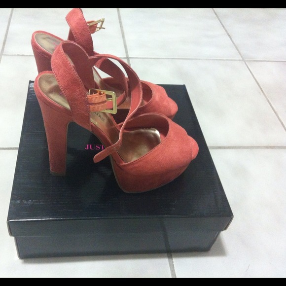 Pumps - Picture 2 of 3
