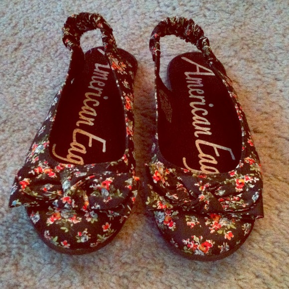 Floral print flats size 7 1/2