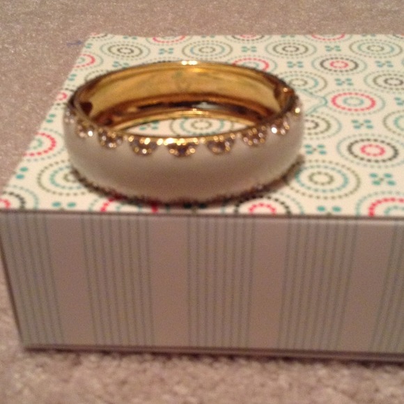 SOLD!!Stella & dot Sloane Enamel Bangle (Ivory)