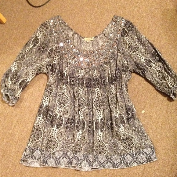 ONE WORLD GORGEOUS TUNIC TOP