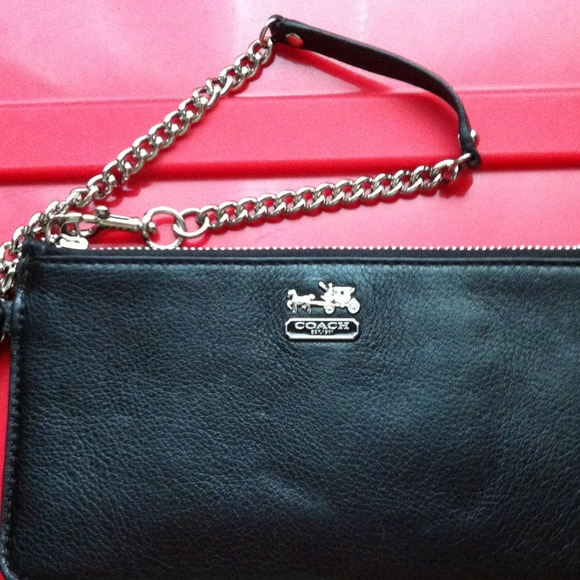 Coach Wristlet. MAKE AN OFFER ☺️