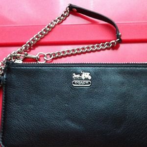 Coach Wristlet. MAKE AN OFFER ☺️