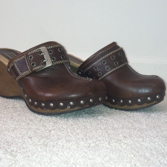 Clogs
