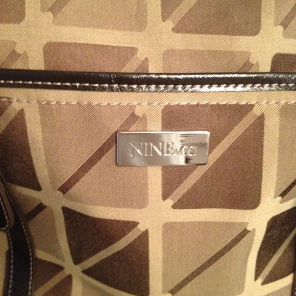 ✋SOLD✋Nine & Co Purse - Picture 2 of 2