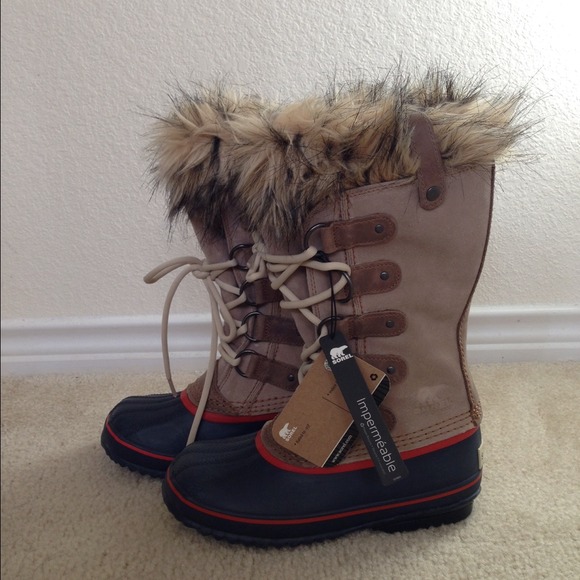 ⛔️SOLD⛔️NWT Sorel Joan of Arctic Boots - sz. 5