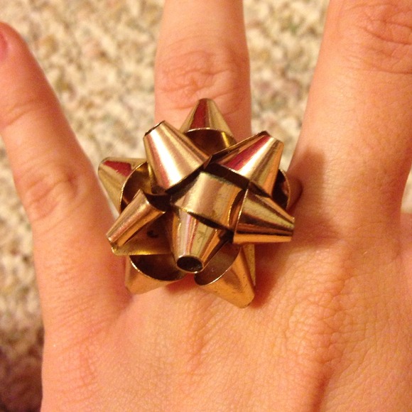 Present bow ring!