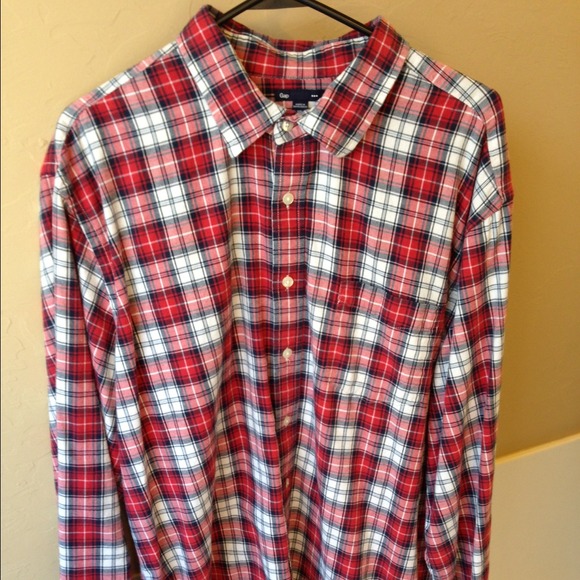 Men's Gap button up plaid shirts