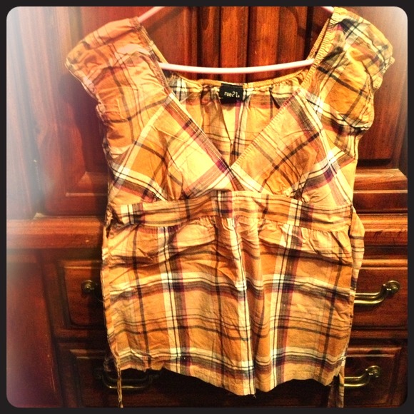 🚫SOLD🚫V-neck plaid babydoll top