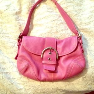 AUTHENTIC REDUCED Too cute pink COACH shoulder bag