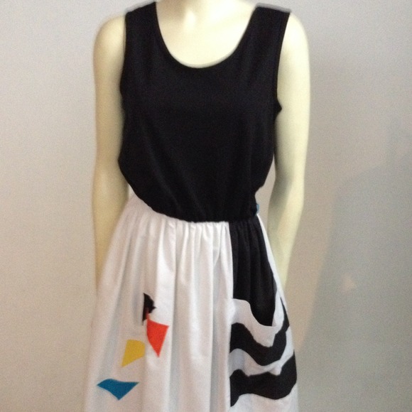 🚫BUNDLED🚫🎉HOST PICK🎉 Vintage harlequin dress - Picture 4 of 4