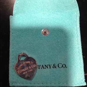 Authentic return to tiffany keychain