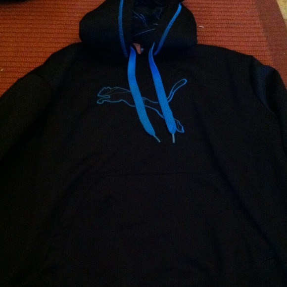 Men's sweatshirts and a guess necklace.