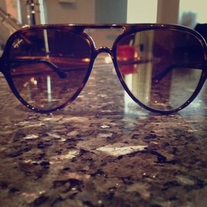 ⚠️PRICED REDUCED⚠️ Authentic Rayban Aviators