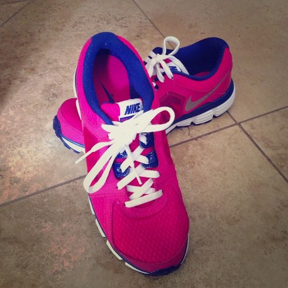 Nike dual fusion ST 2