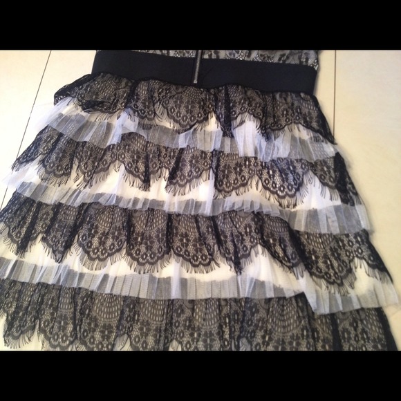 Black & White ruffled dress - Picture 3 of 3