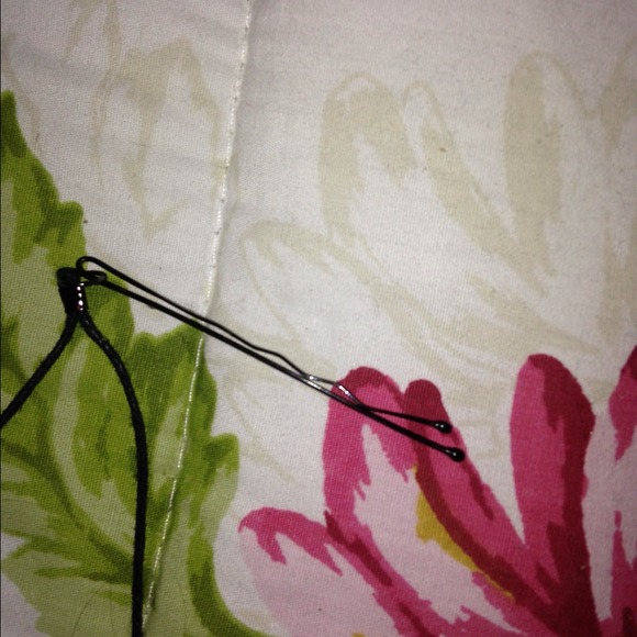 ✖️✖️ SOLD IN BUNDLE Feather Hair Clip - Picture 4 of 4