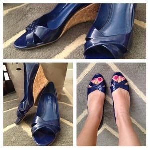 Cute wedges. Something borrowed, something blue?