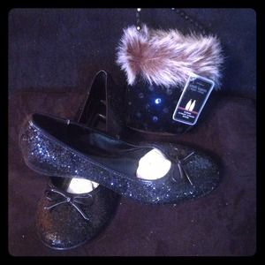 New size 8 black flats