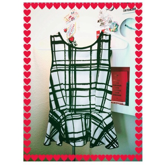❌SOLD❌ Peplum black and white top