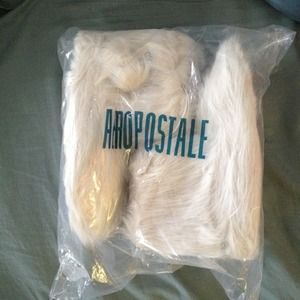 Brand new Aeropostale fur boot, size M