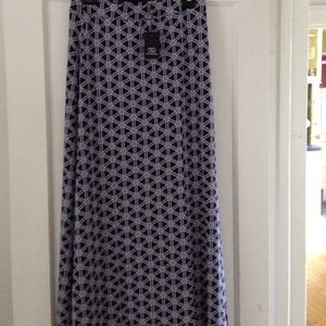 Tart terasina maxi skirt size M NWT