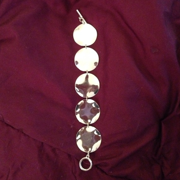 Cute statement bracelet - Picture 3 of 3