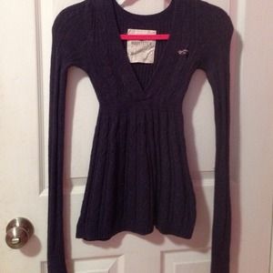 Hollister sweater