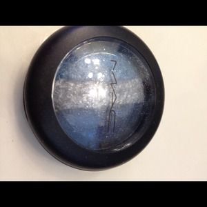 MAC. Eyeshadows